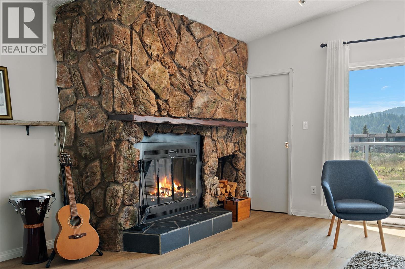 Photo 6 of 11 6110 Seabroom Rd, Sooke BC