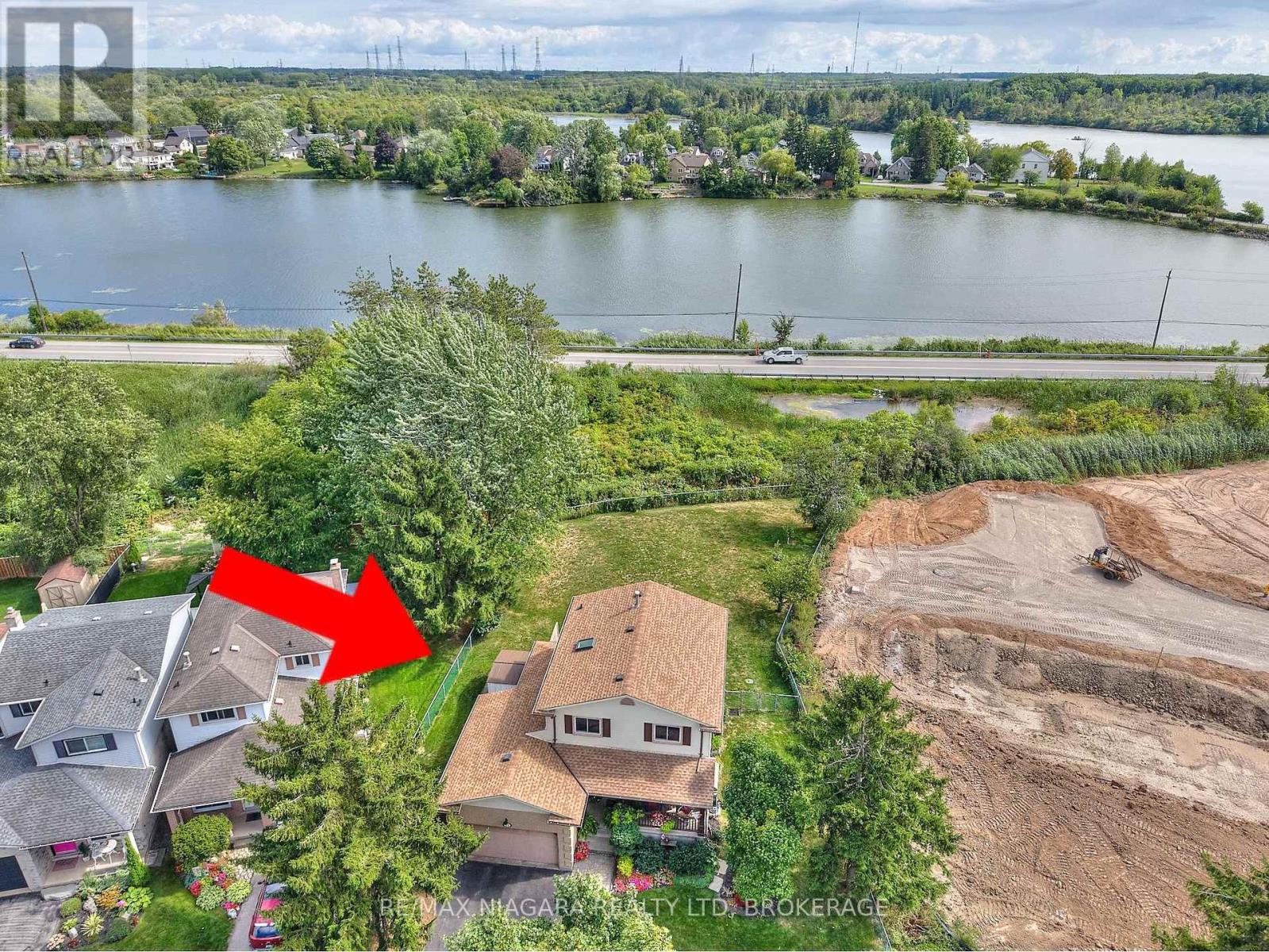 Photo 1 of 12 Lampman Crescent, Thorold ON
