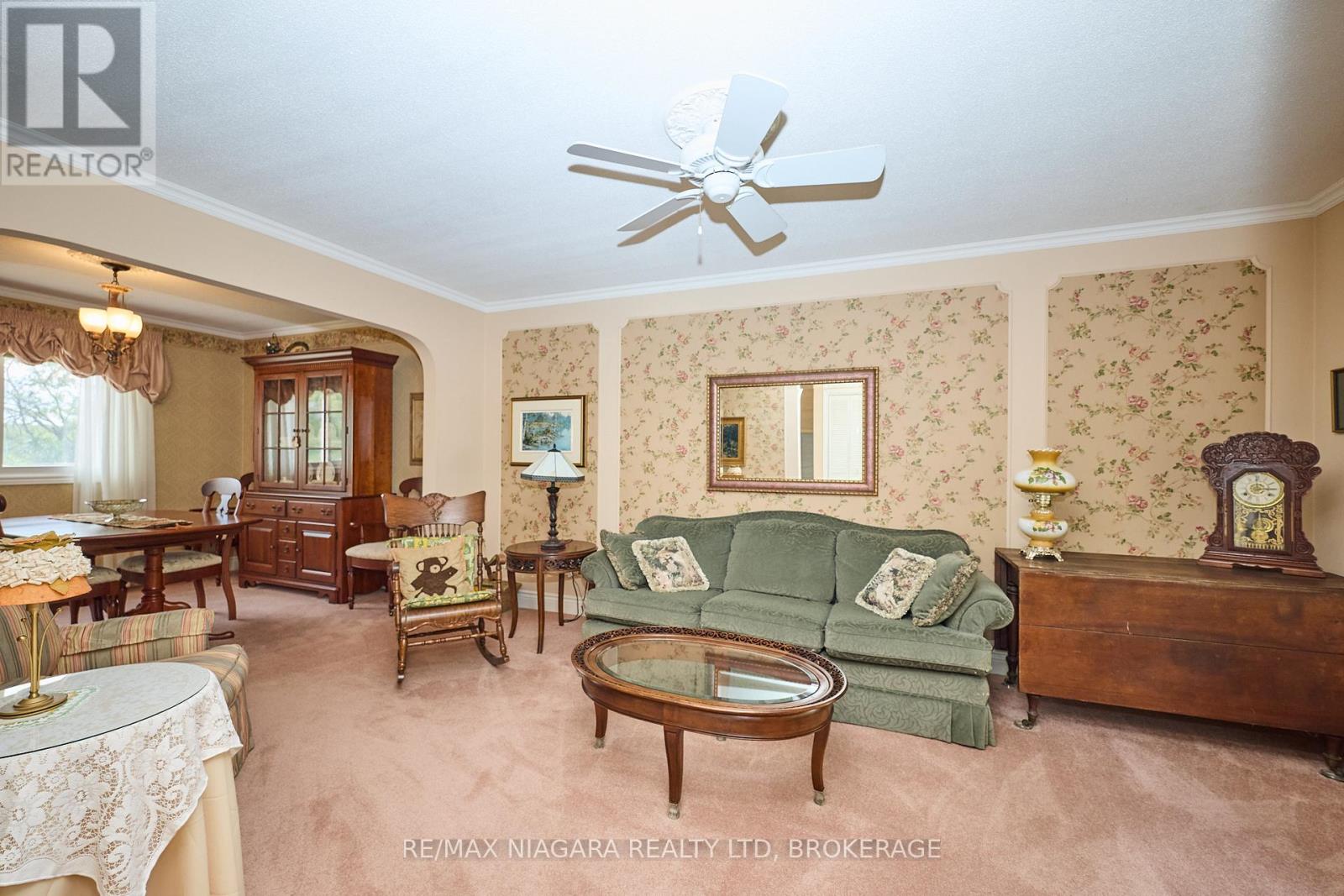 Photo 11 of 12 Lampman Crescent, Thorold ON