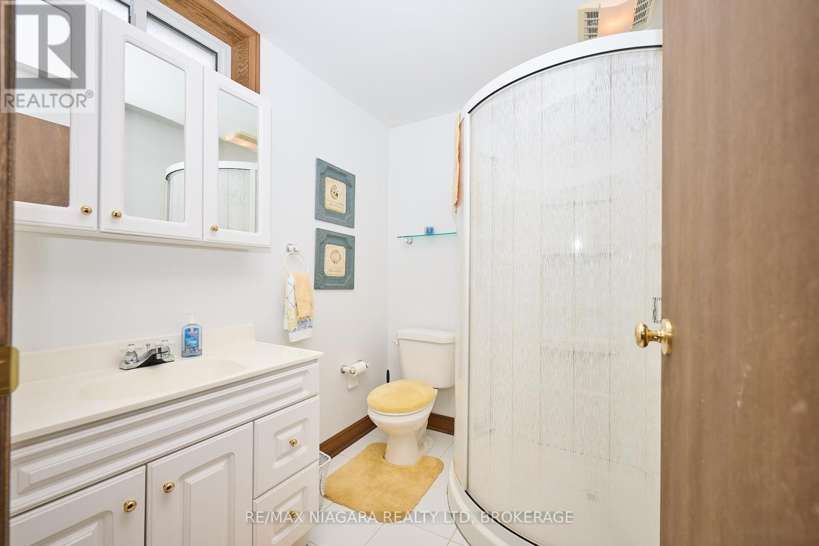 Photo 21 of 12 Lampman Crescent, Thorold ON