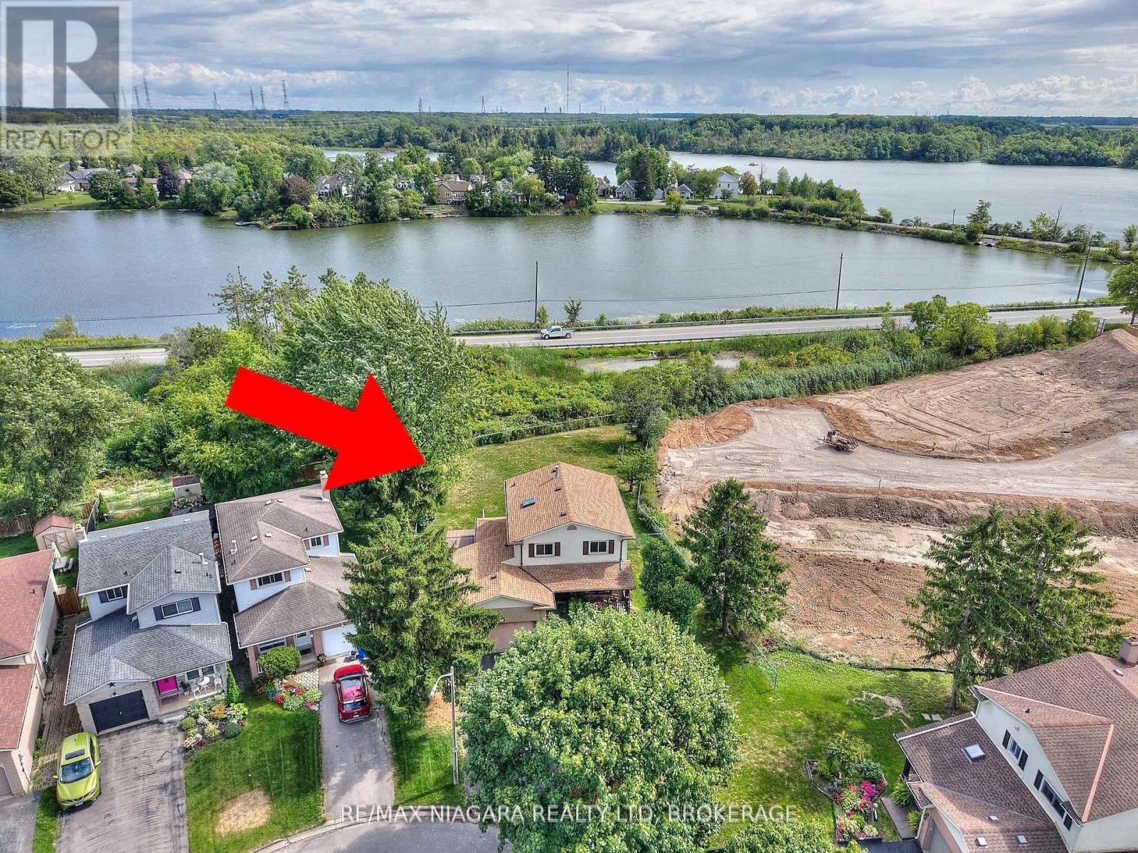 Photo 25 of 12 Lampman Crescent, Thorold ON