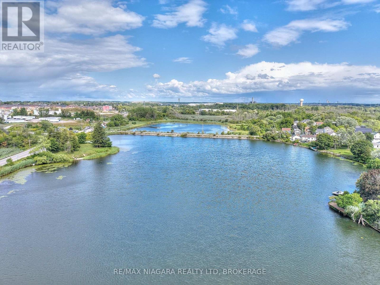 Photo 26 of 12 Lampman Crescent, Thorold ON