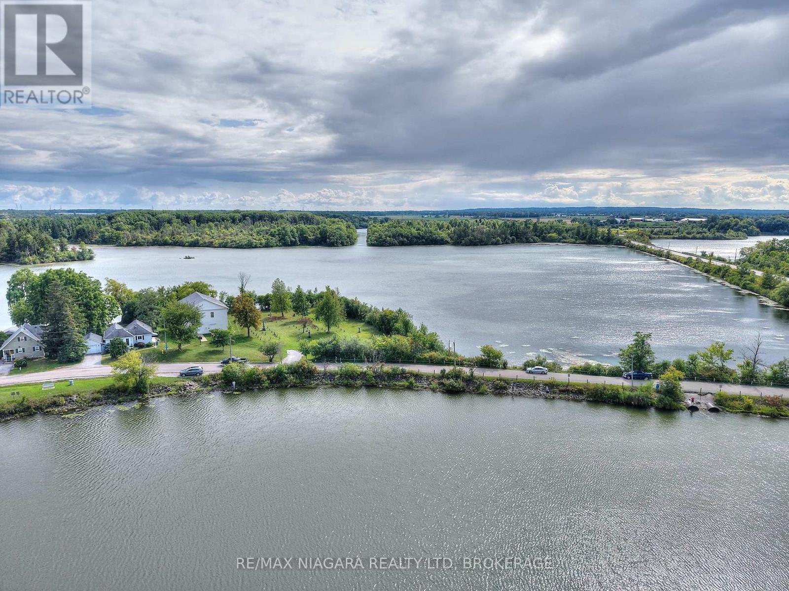 Photo 27 of 12 Lampman Crescent, Thorold ON