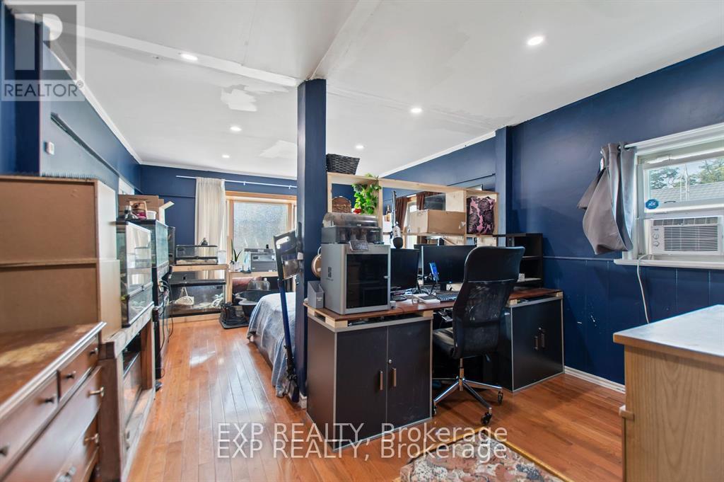 Photo 13 of 21 Lincoln Avenue, St Catharines ON