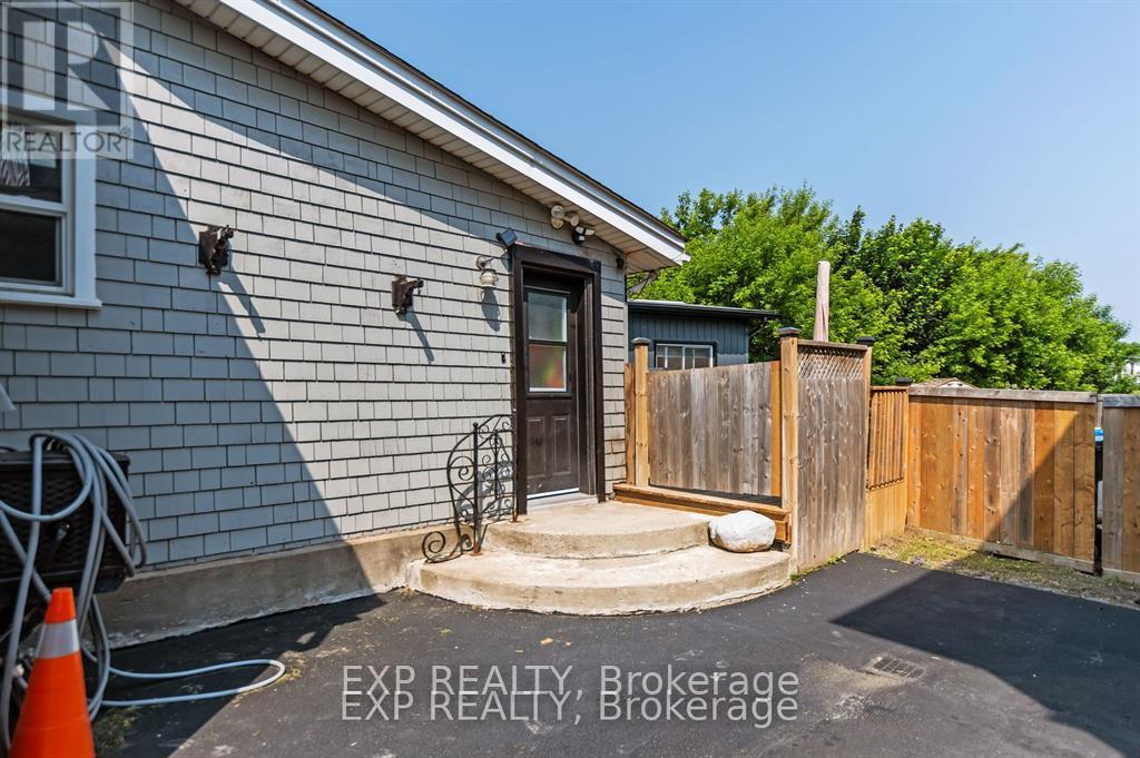 Photo 24 of 21 Lincoln Avenue, St Catharines ON