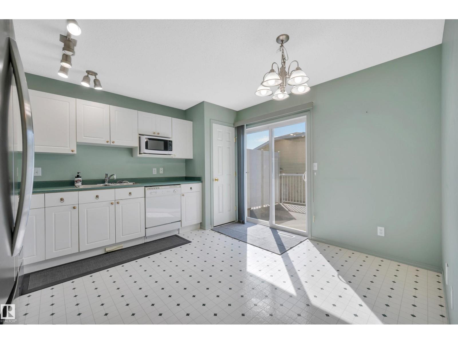 Photo 12 of 3 15128 22 St Nw, Edmonton AB
