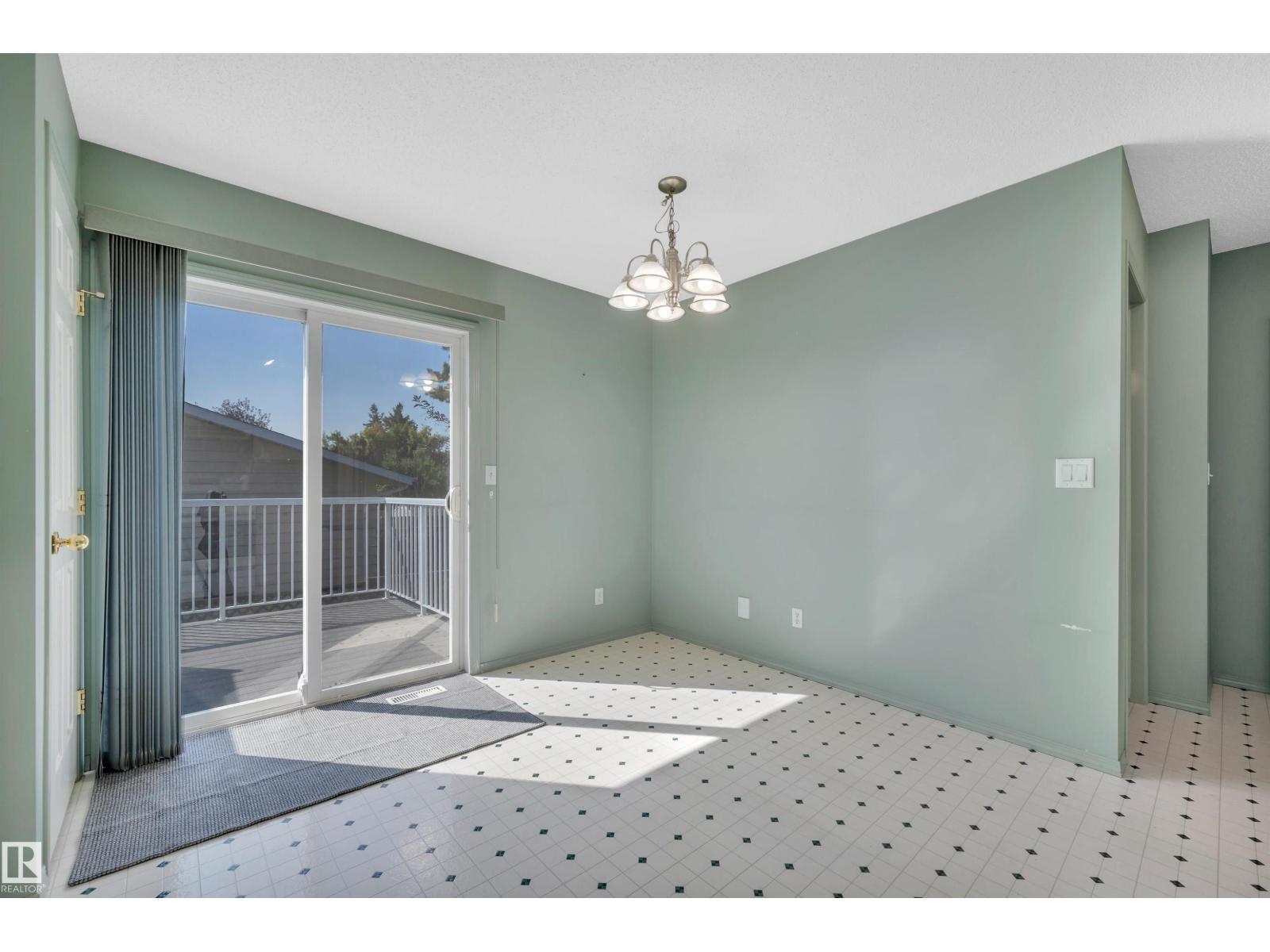 Photo 16 of 3 15128 22 St Nw, Edmonton AB