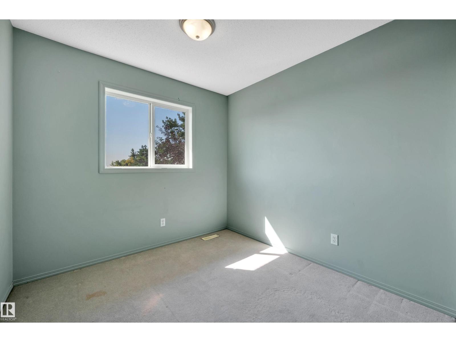 Photo 27 of 3 15128 22 St Nw, Edmonton AB