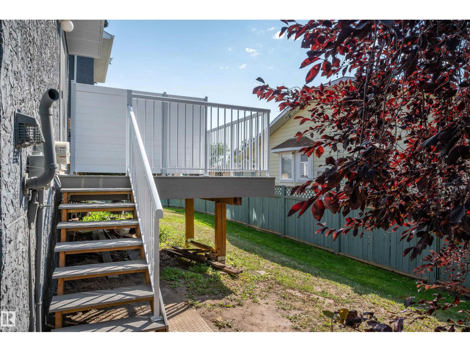 Photo 38 of 3 15128 22 St Nw, Edmonton AB