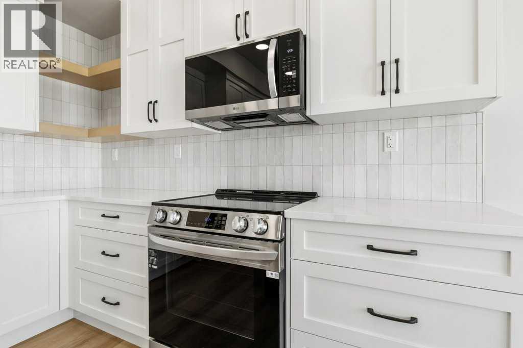 Single Family House for Sale in  Eaton Crescent Evergreen Red Deer 