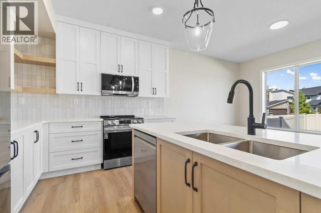 Single Family House for Sale in  Eaton Crescent Evergreen Red Deer 