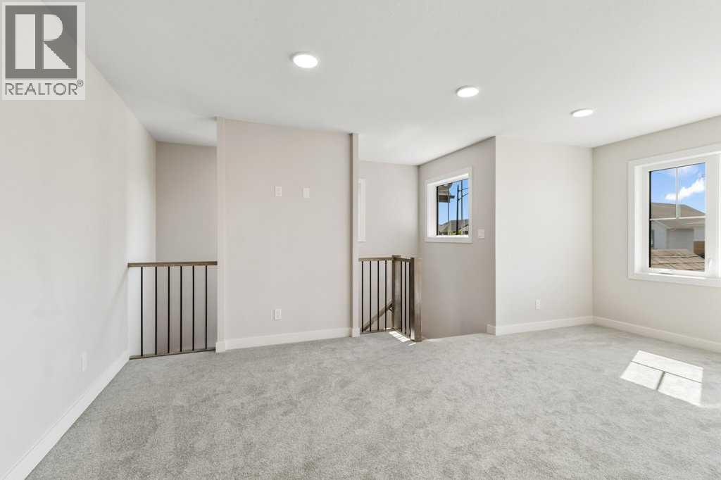 Single Family House for Sale in  Eaton Crescent Evergreen Red Deer 