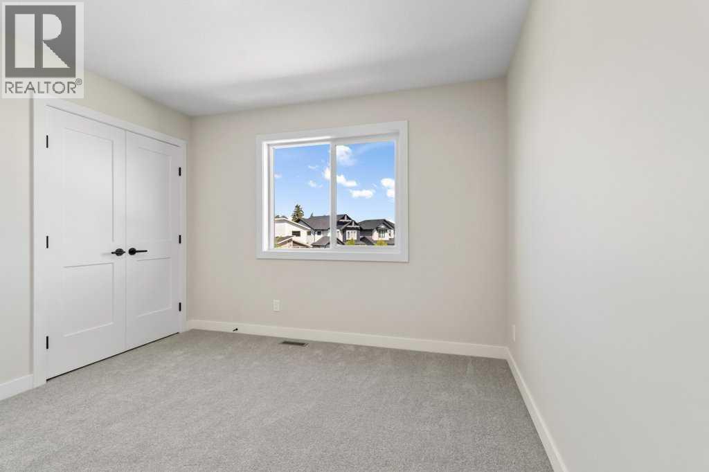 Single Family House for Sale in  Eaton Crescent Evergreen Red Deer 