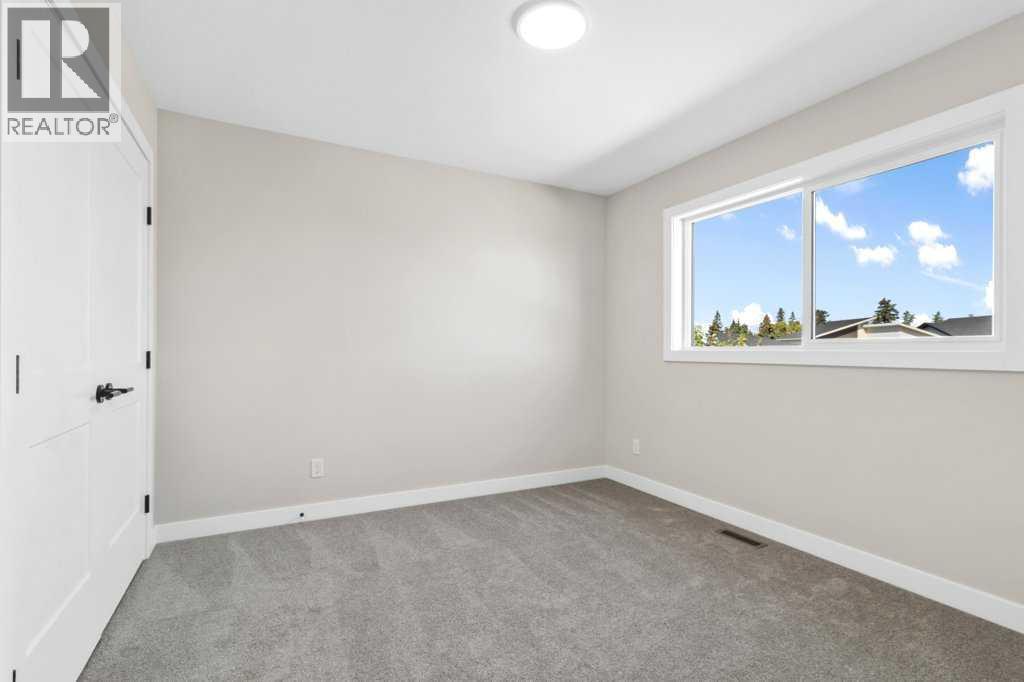 Single Family House for Sale in  Eaton Crescent Evergreen Red Deer 