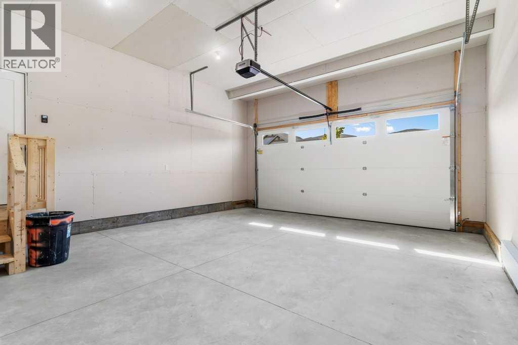 Single Family House for Sale in  Eaton Crescent Evergreen Red Deer 