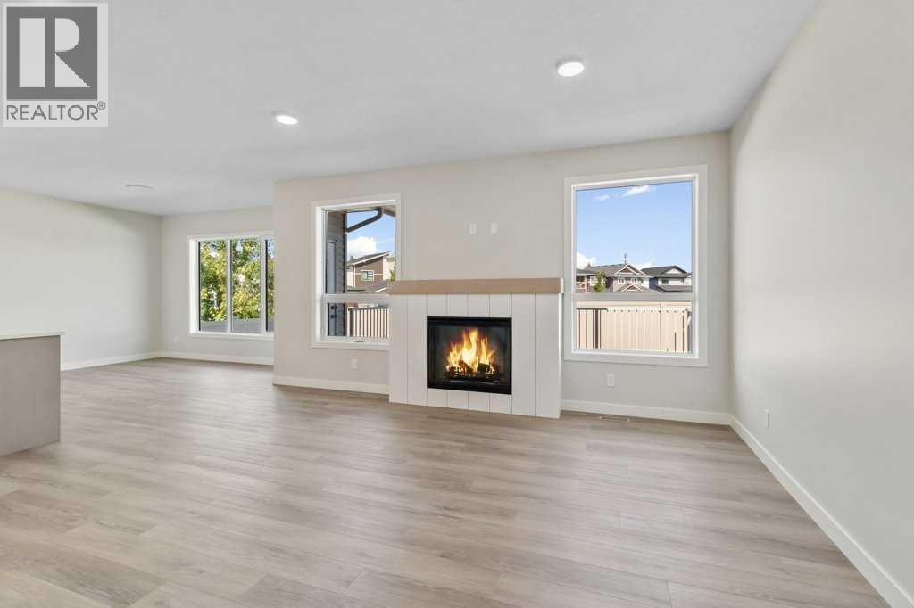 Single Family House for Sale in  Eaton Crescent Evergreen Red Deer 