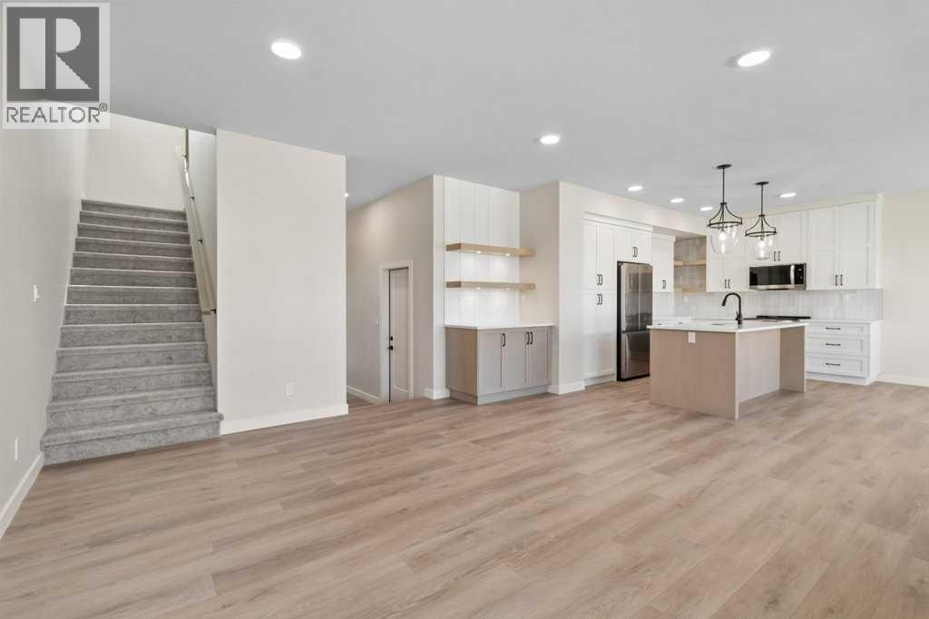 Single Family House for Sale in  Eaton Crescent Evergreen Red Deer 