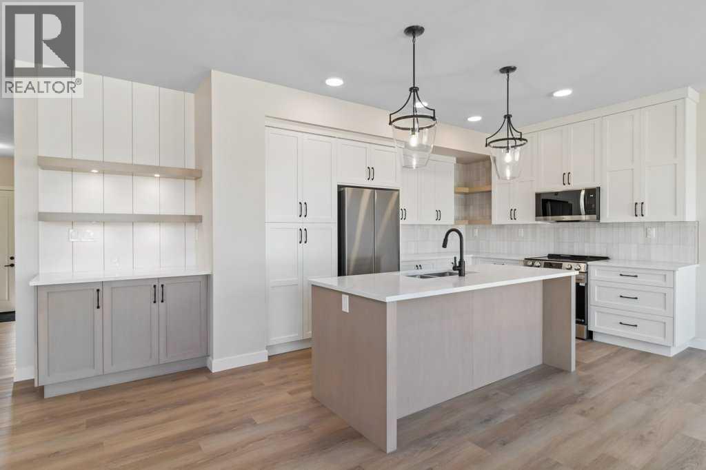 Single Family House for Sale in  Eaton Crescent Evergreen Red Deer 