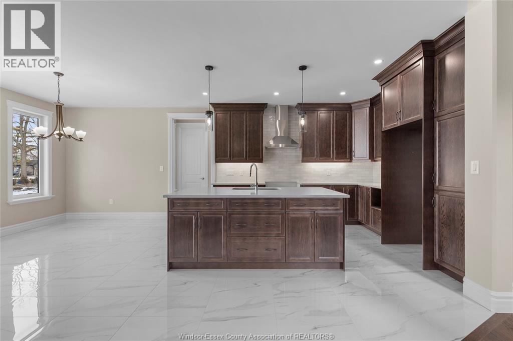 Photo 11 of 71 Redwood, Kingsville ON