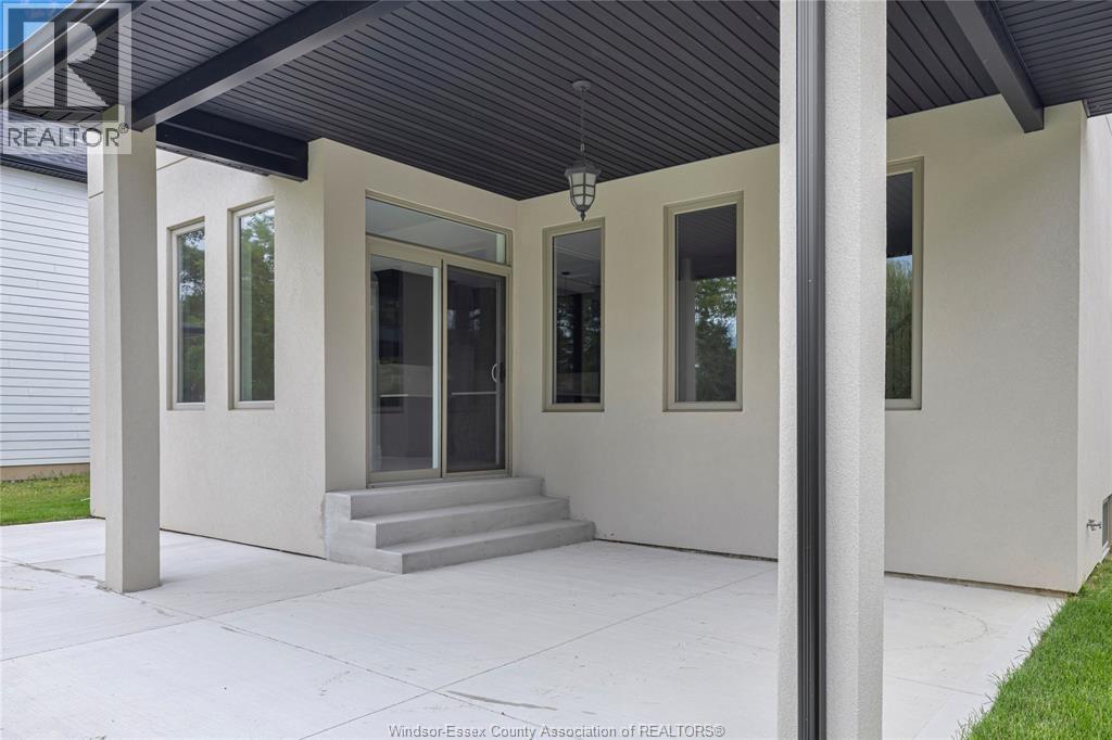 Photo 35 of 71 Redwood, Kingsville ON