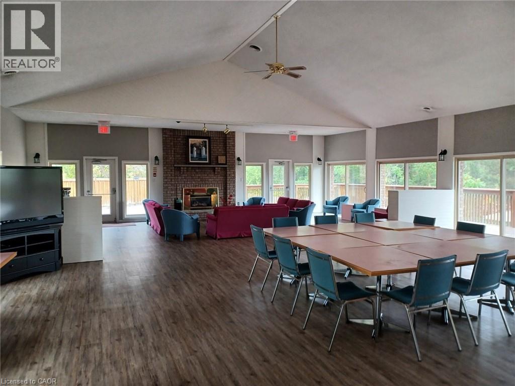 Photo 16 of 21 Evergreen Court Unit 7, Barrie ON