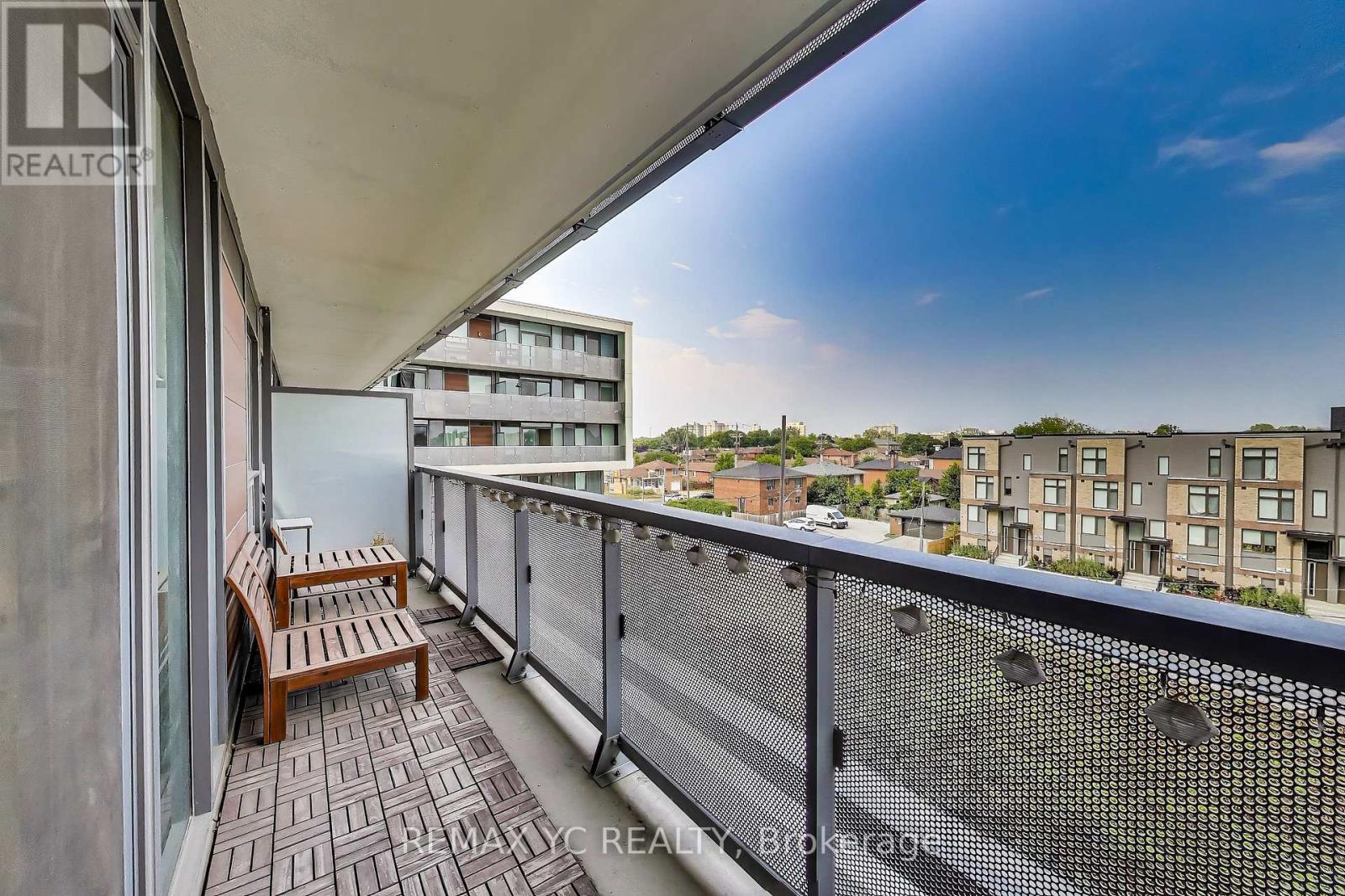 Photo 14 of 520 120 Varna Drive, Toronto ON