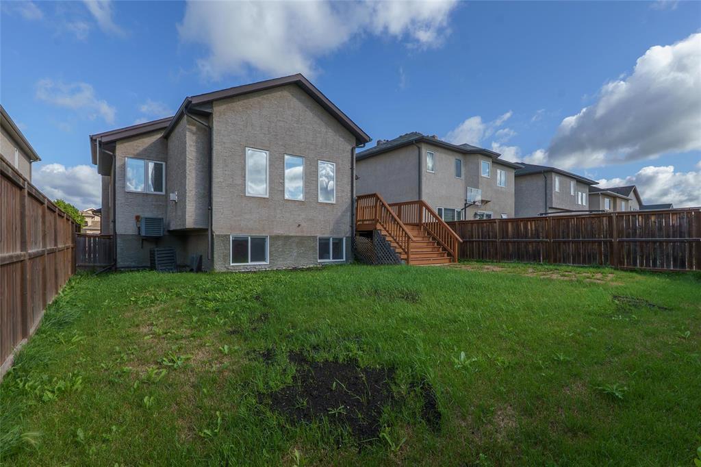 Photo 25 of 78 Caribou Crescent, Winnipeg MB
