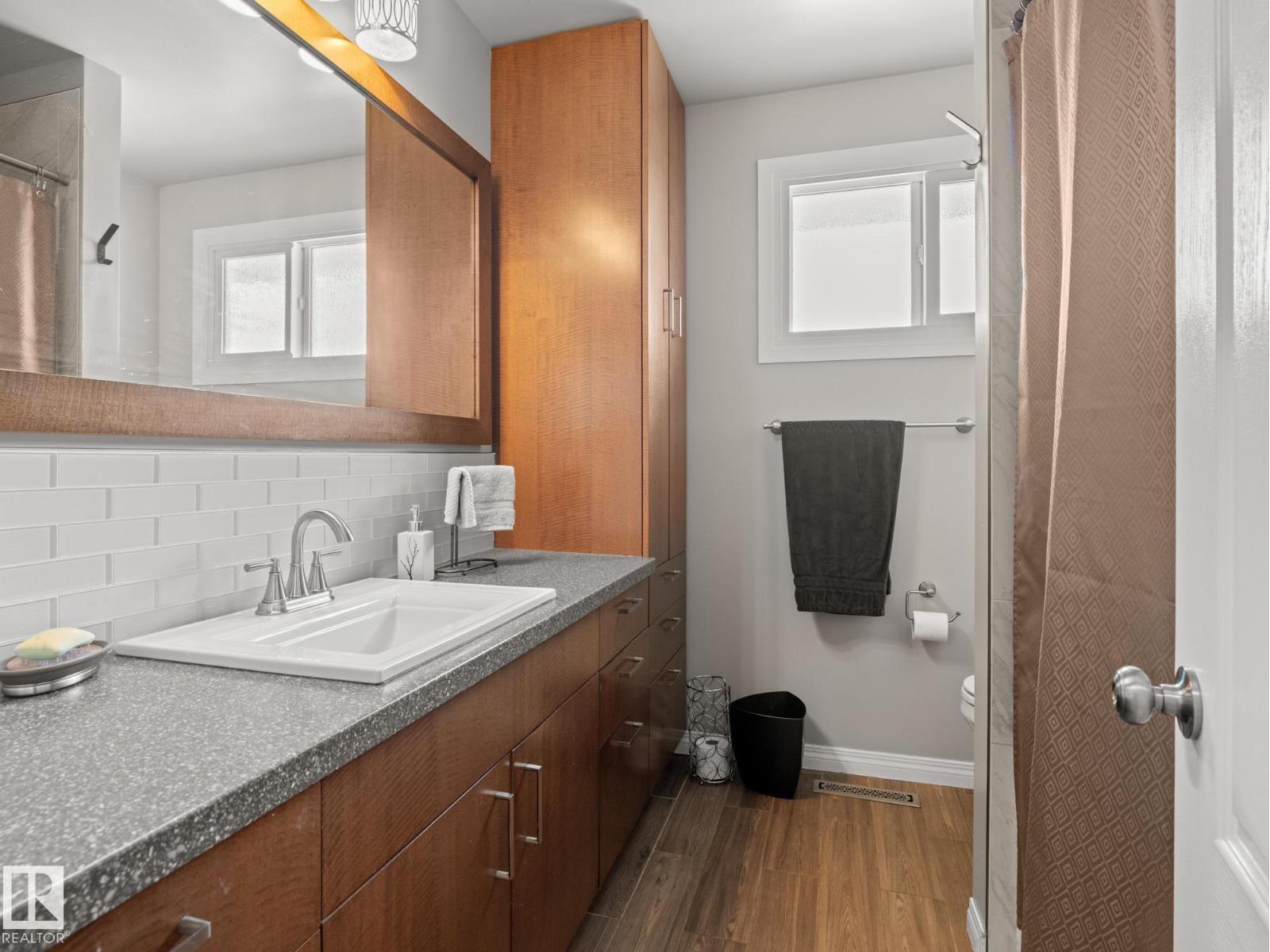 Photo 15 of 9311 169 St Nw, Edmonton AB