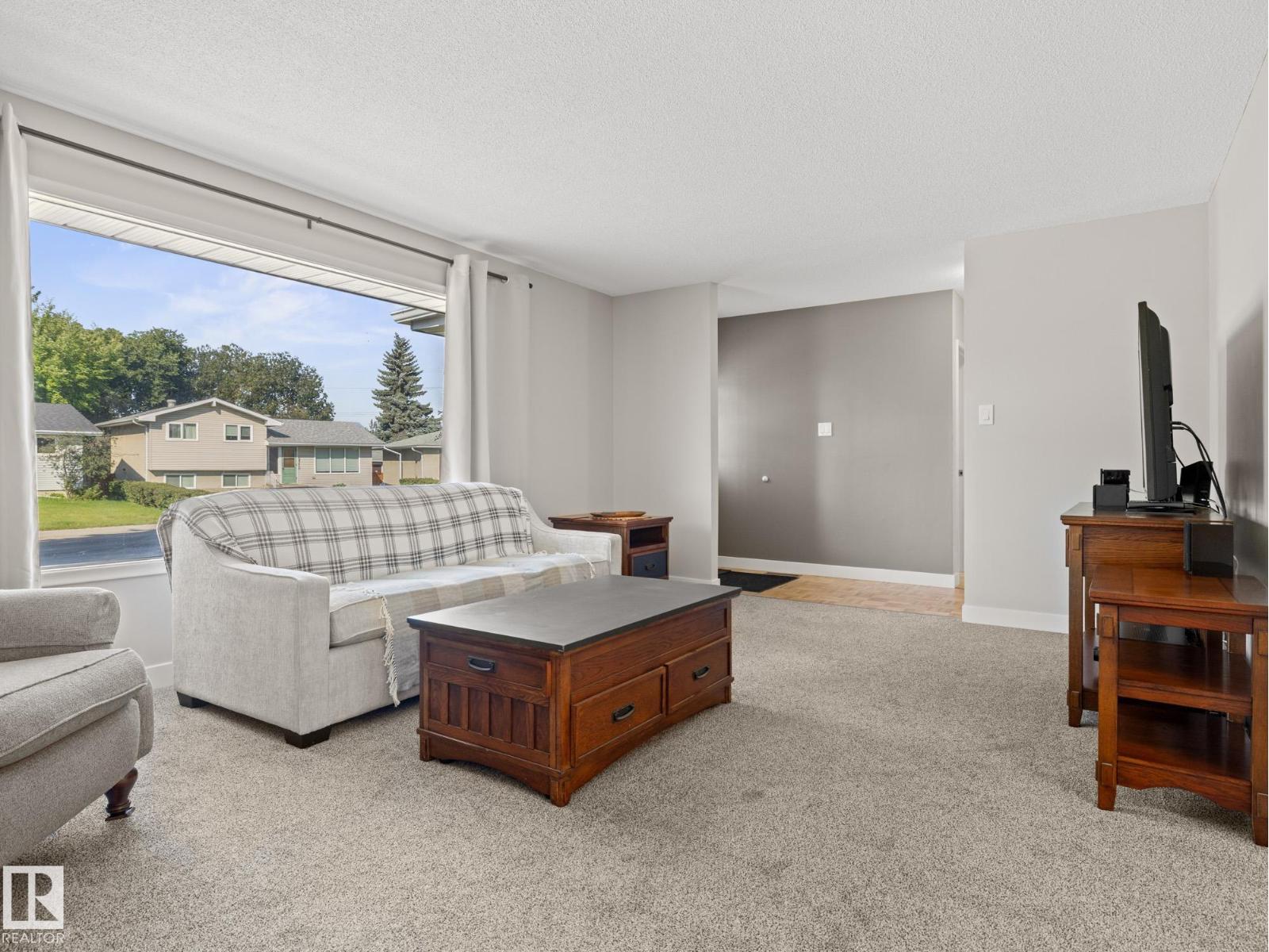 Photo 6 of 9311 169 St Nw, Edmonton AB