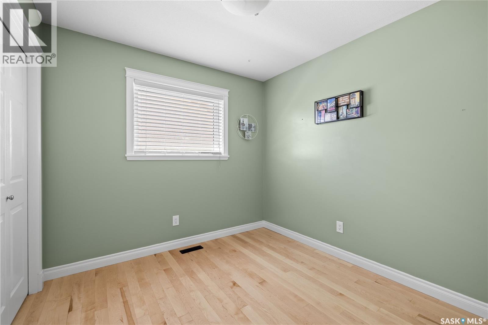 Photo 18 of 3836 Thames Road E, Regina SK