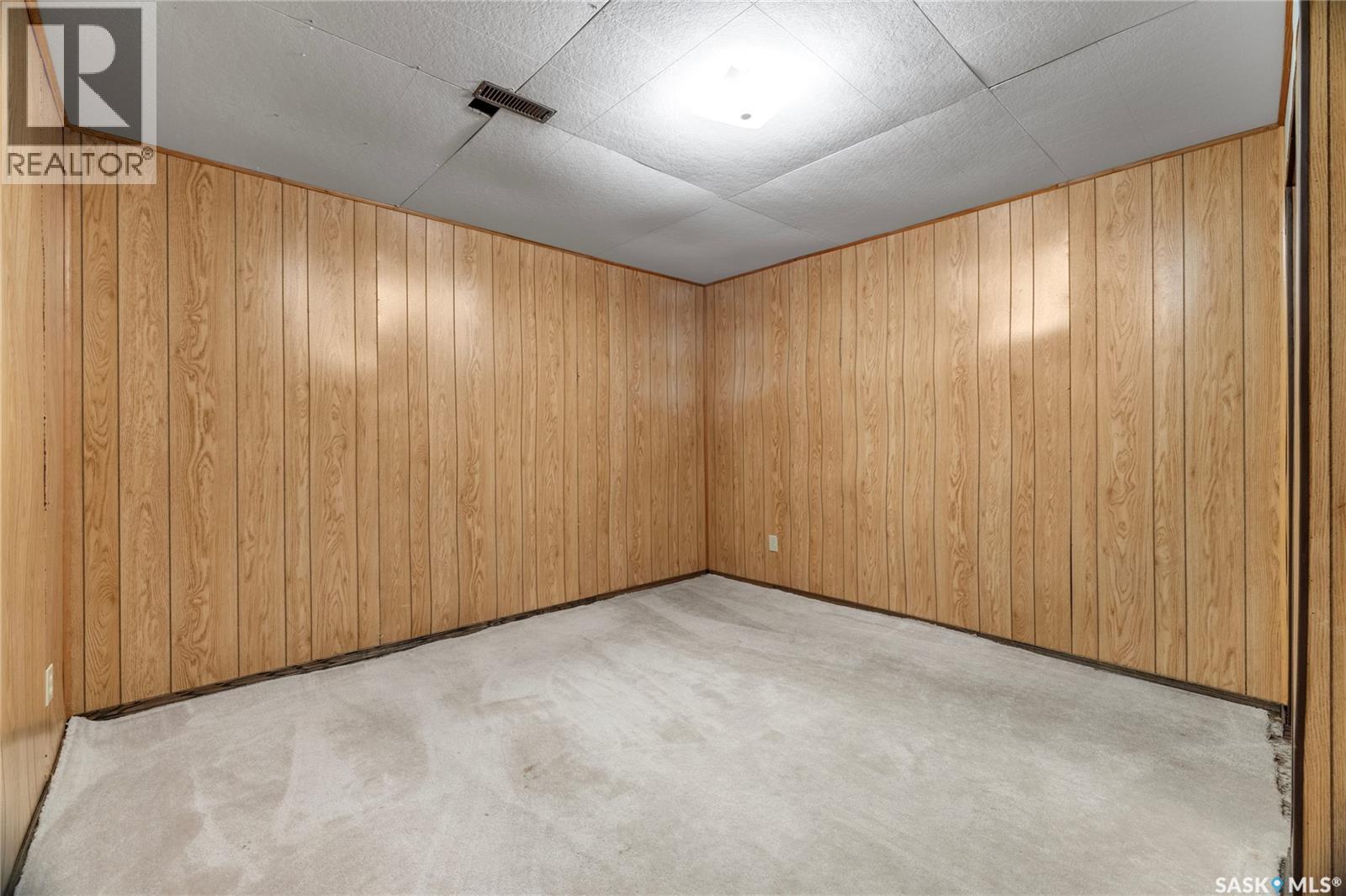 Photo 17 of 2709 Meadow Lane E, Regina SK