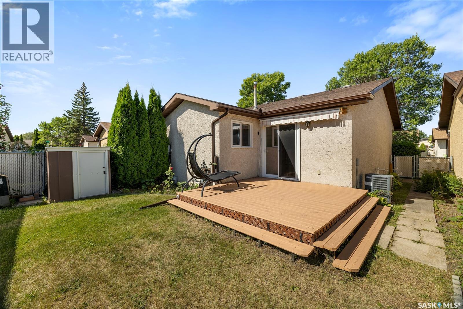 Photo 20 of 2709 Meadow Lane E, Regina SK