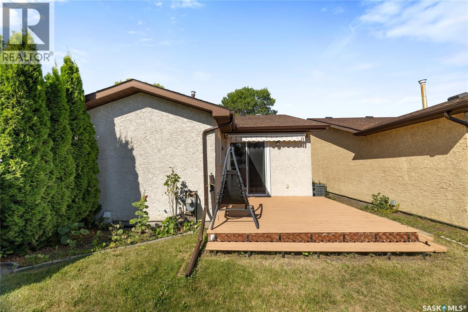 Photo 21 of 2709 Meadow Lane E, Regina SK