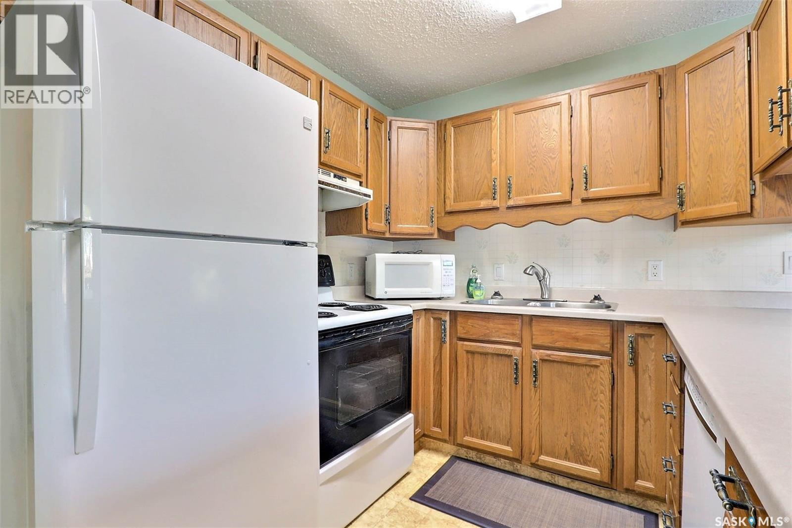 Photo 5 of 3391 Bliss Crescent, Prince Albert SK