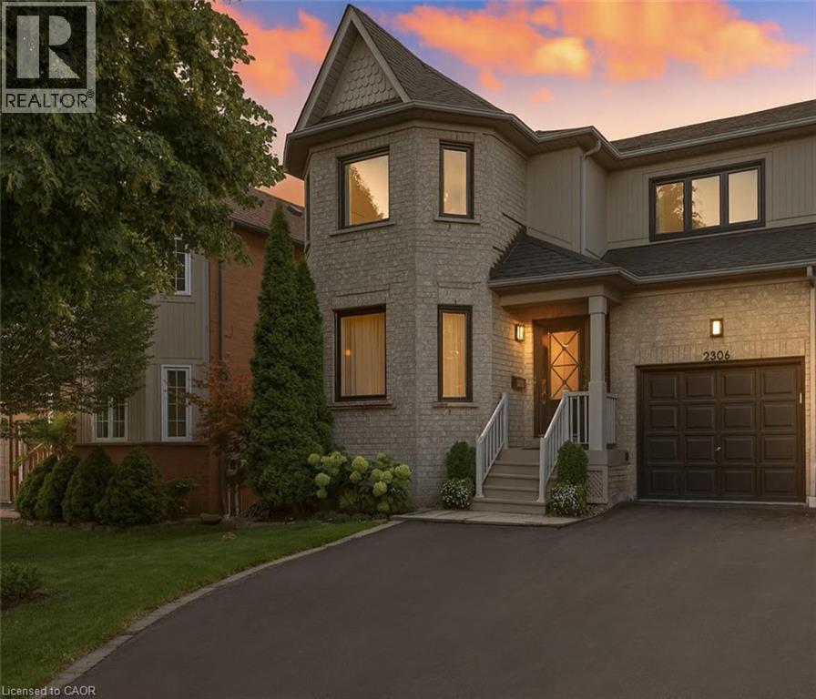 Photo 2 of 2306 Bankside Drive, Mississauga ON