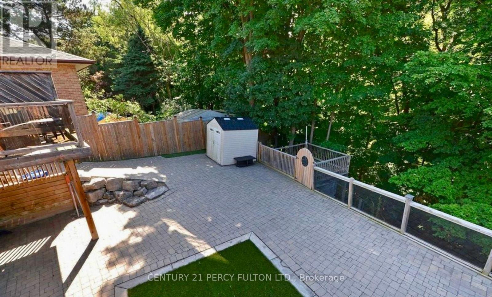 Photo 13 of 23 Pitcairn Crescent, Toronto ON