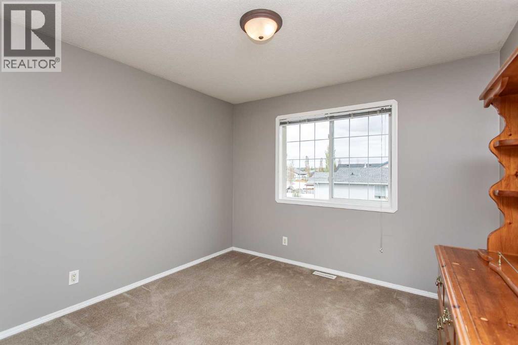 Photo 21 of 70 Drummond Avenue, Red Deer AB