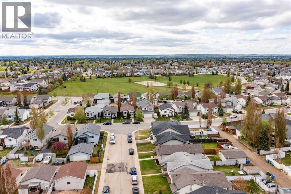 Photo 34 of 70 Drummond Avenue, Red Deer AB
