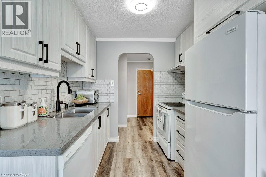 Photo 10 of 200 Jamieson Parkway Unit 118, Cambridge ON