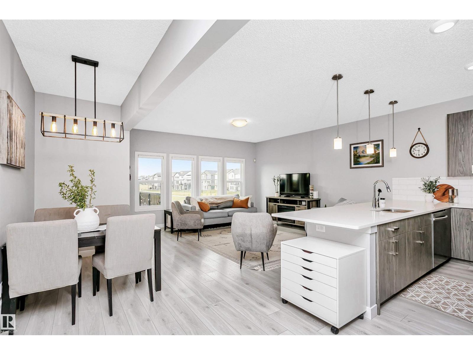 Photo 8 of 7721 Eifert Cr Nw, Edmonton AB
