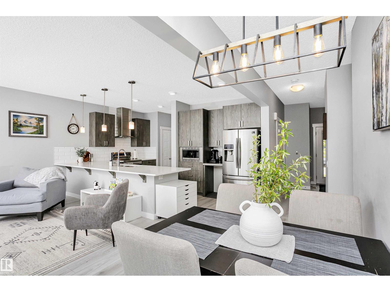 Photo 13 of 7721 Eifert Cr Nw, Edmonton AB