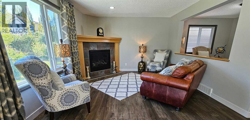 Photo 11 of 47 Sunset Circle, Cochrane AB