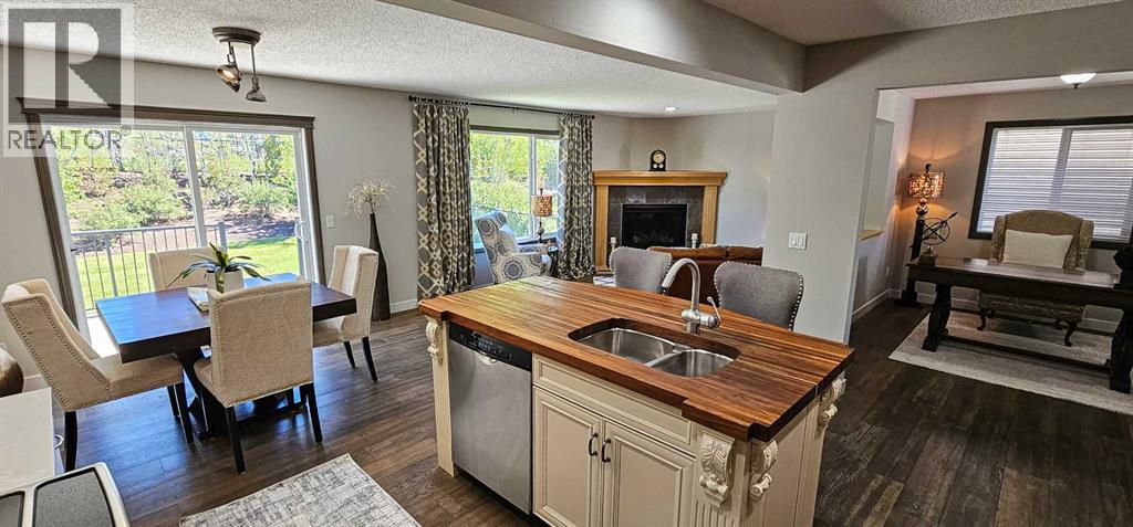 Photo 8 of 47 Sunset Circle, Cochrane AB