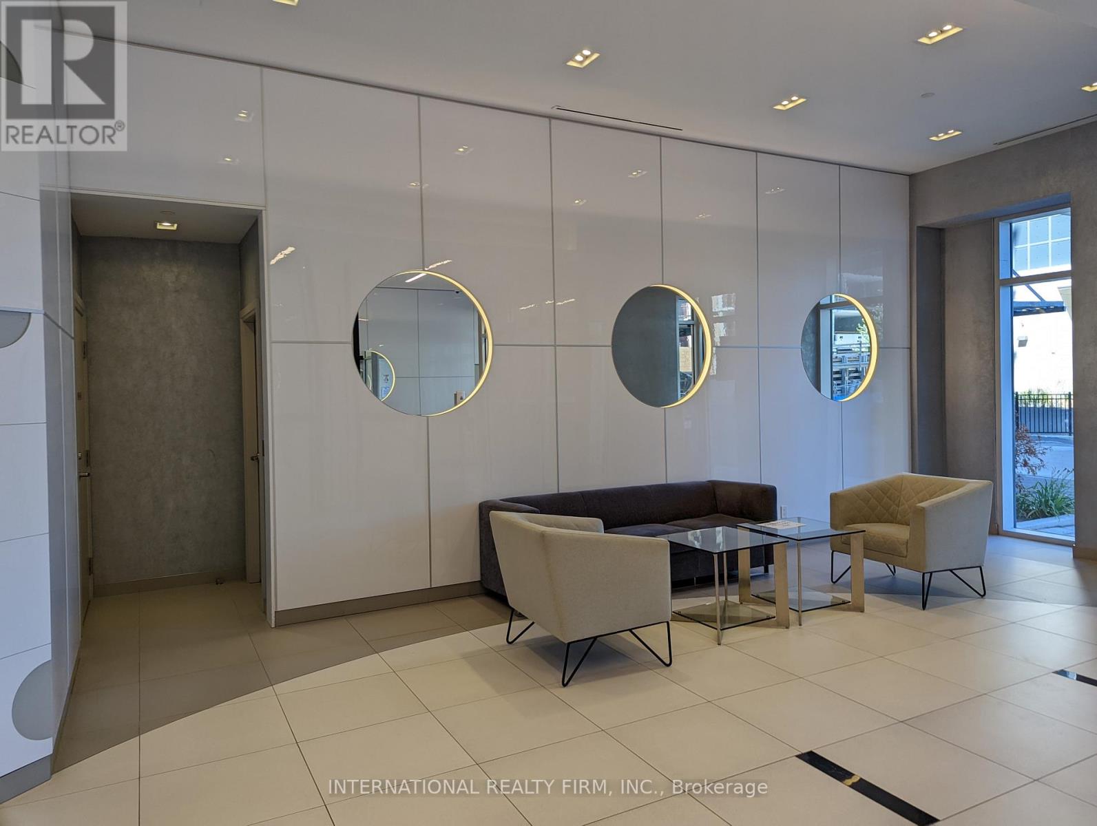 Photo 18 of 214 30 Meadowglen Place, Toronto ON