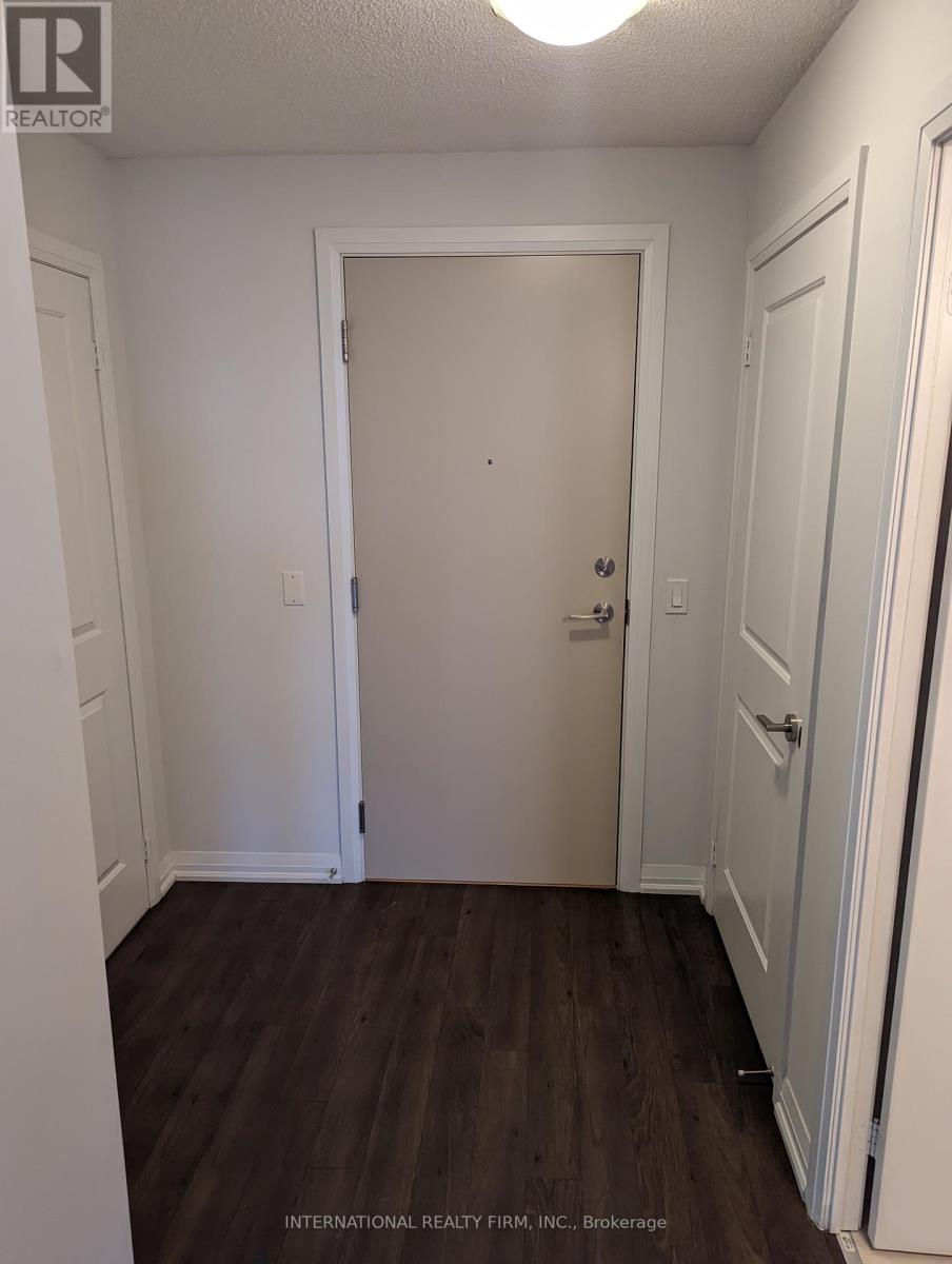 Photo 3 of 214 30 Meadowglen Place, Toronto ON