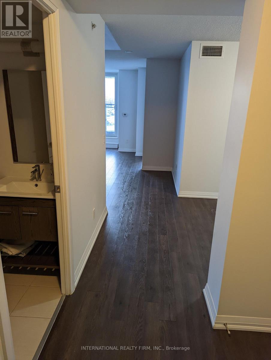 Photo 4 of 214 30 Meadowglen Place, Toronto ON