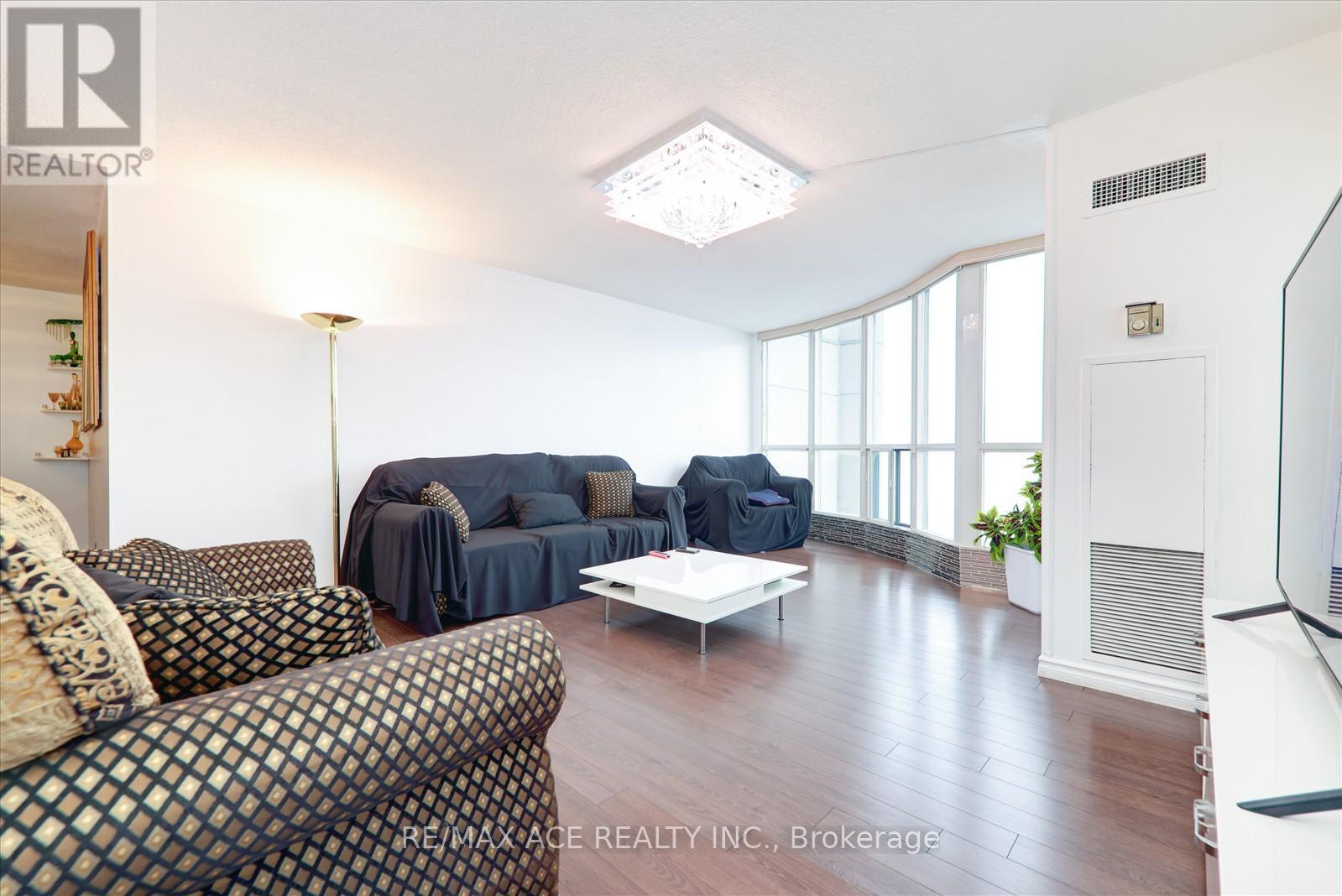 Photo 17 of 1410 1470 Midland Avenue, Toronto ON