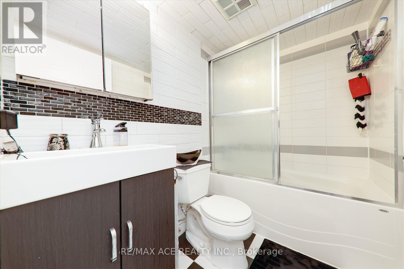 Photo 25 of 1410 1470 Midland Avenue, Toronto ON
