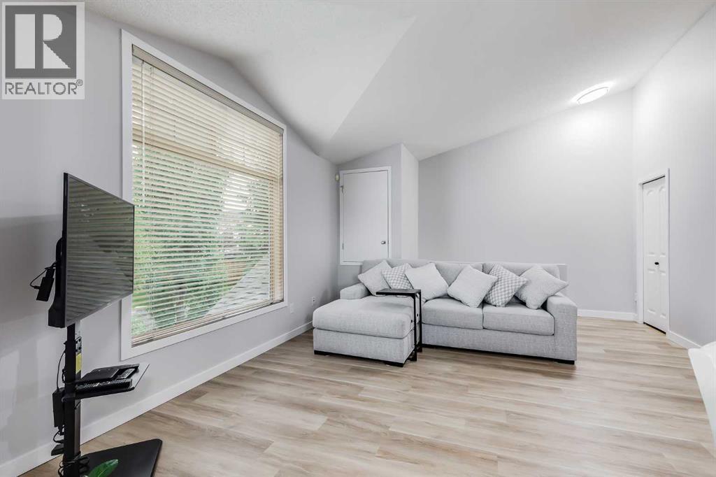 Single Family House for Sale in   Everridge Square SW Evergreen Calgary 