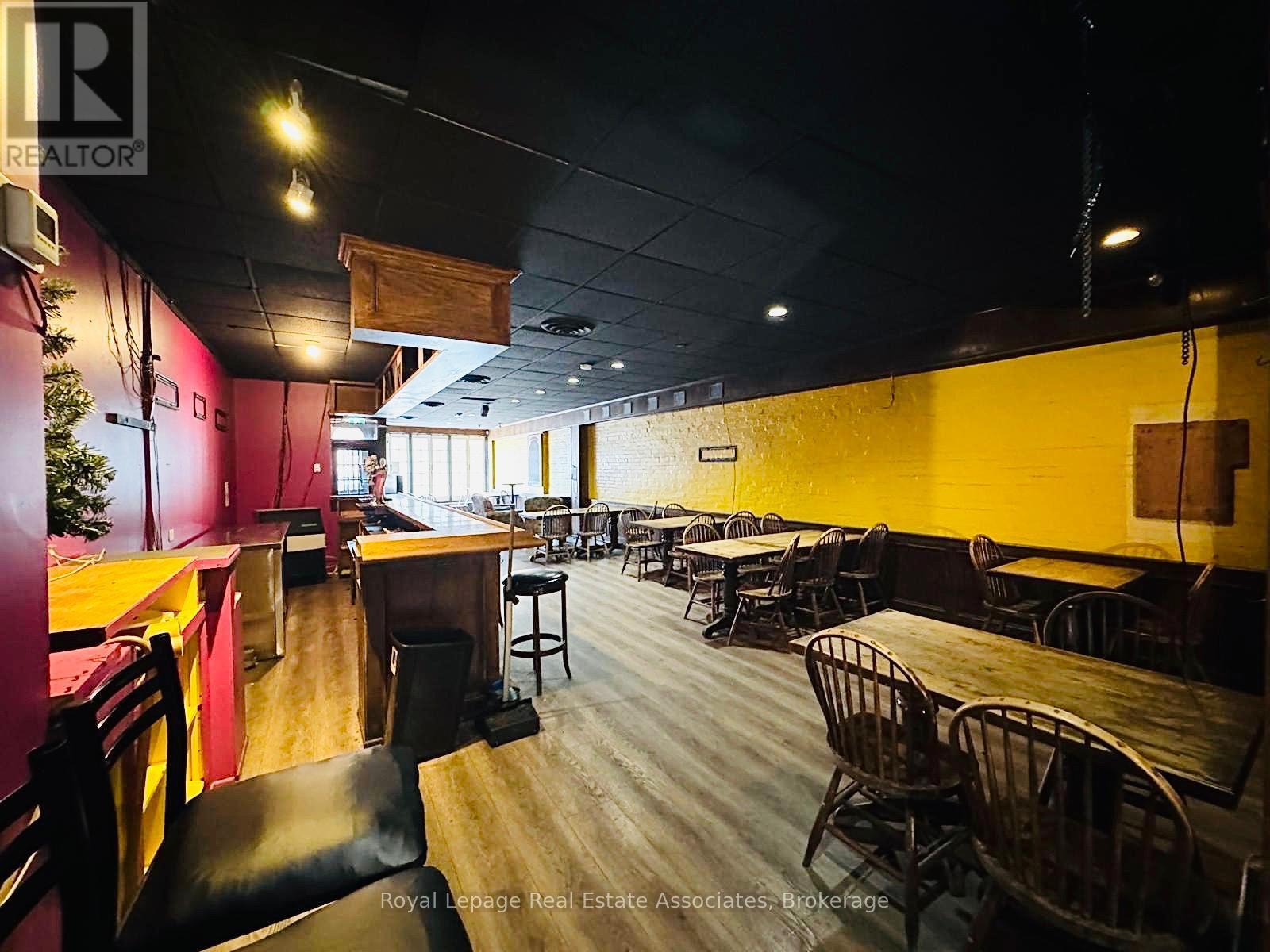 Photo 14 of Main Level 286 Eglinton Avenue W, Toronto ON